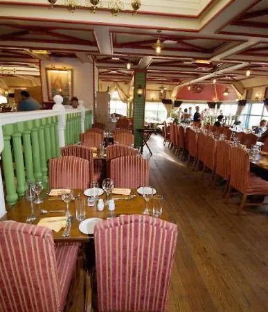 Island View Hotel 2*